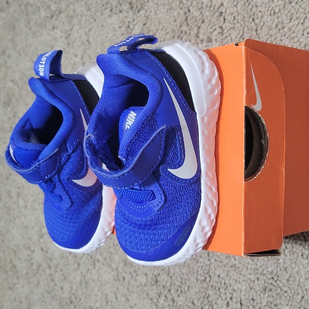 Baby Nike Revolution 5